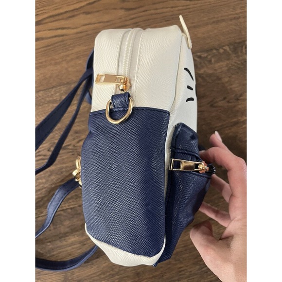 Hello kitty Mini Backpack, leather crossbody bag - Picture 4 of 5